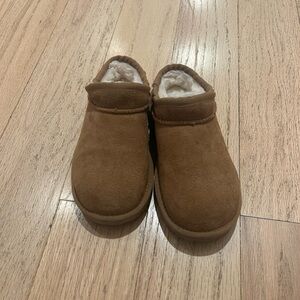 Ugg slip on boots. Worn once in great condi . Size 12.